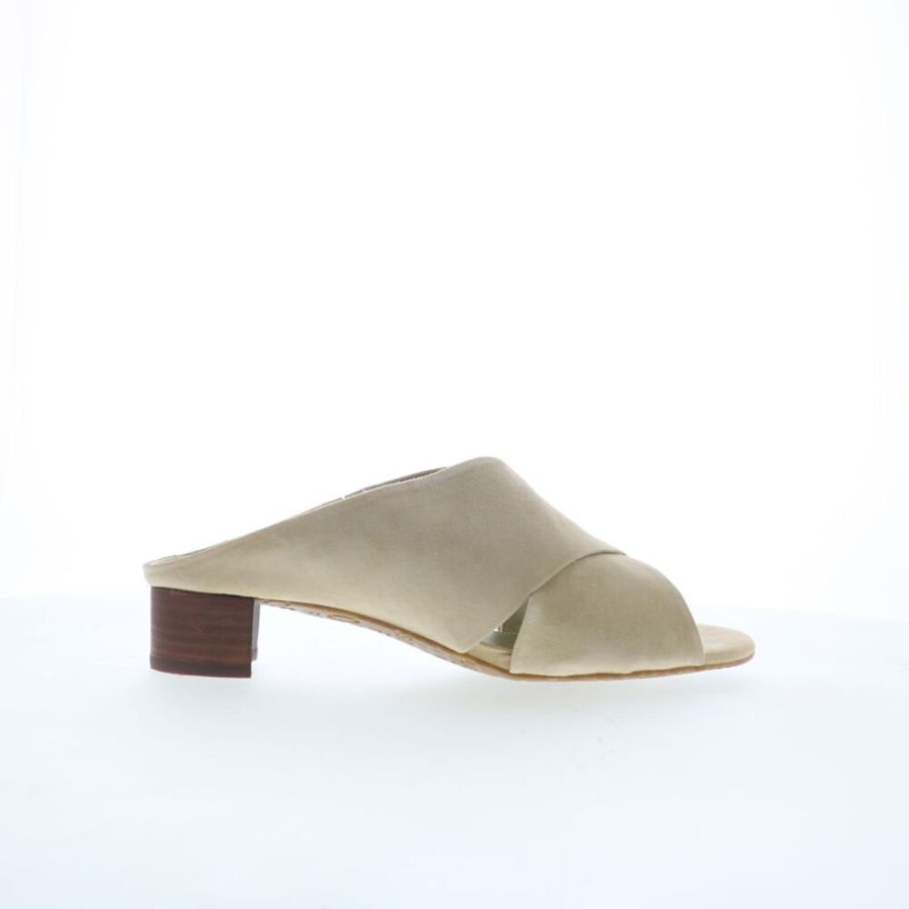 Ros Hommerson Womens Va Va Voom Beige Shoes (NWT)
